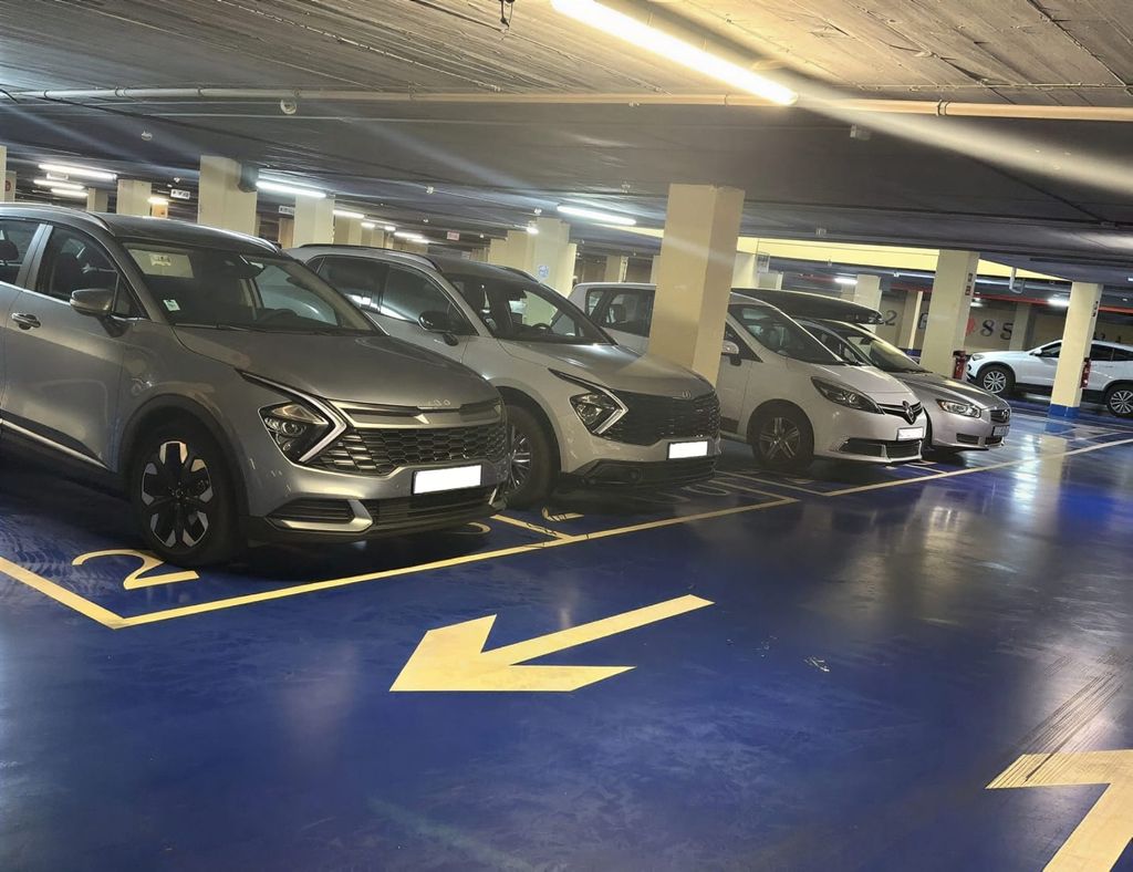 Car and Fly Garage Valet - parking lotnisko Barcelona El Prat - zdjęcie 2