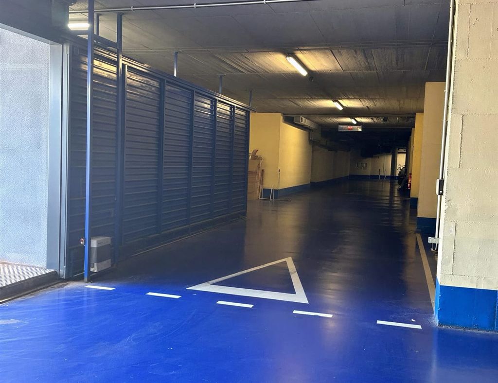 Car and Fly Garage Valet - parking lotnisko Barcelona El Prat - zdjęcie 5